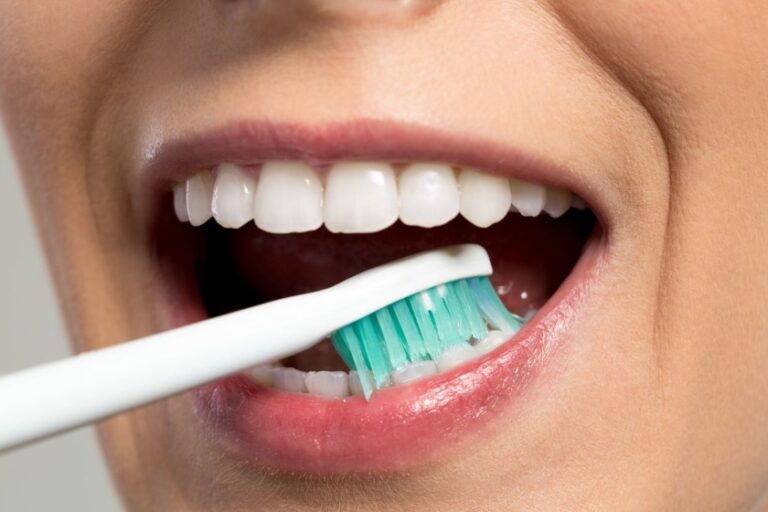 how to choose the right toothbrush