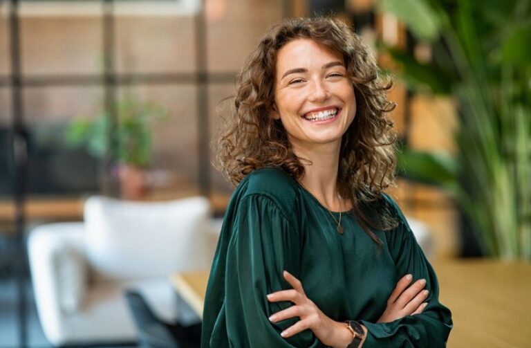Porcelain vs composite veneers